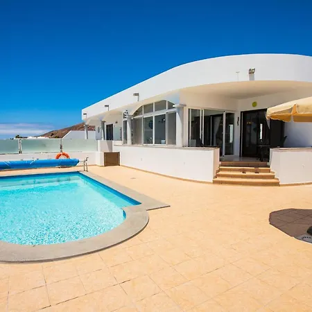 Exclusive 2-Bed Villa In Playa Blanca Adults Only *