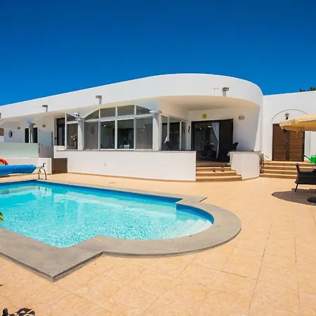 Exclusive 2-Bed Villa In Playa Blanca Adults Only