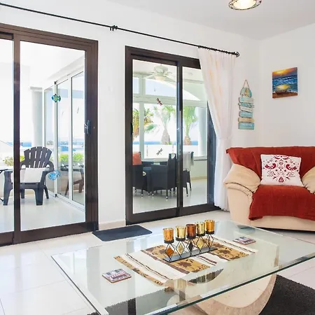Villa Exclusive 2-Bed Villa In Playa Blanca Adults Only *